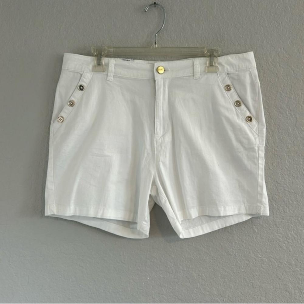 🔷5/$25 Stella Parker Collection white botton pocket shorts size 14